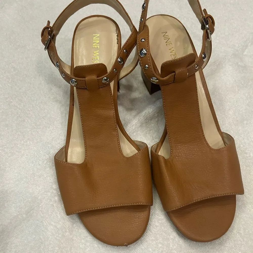 Nine West Tan Heels Classic Design